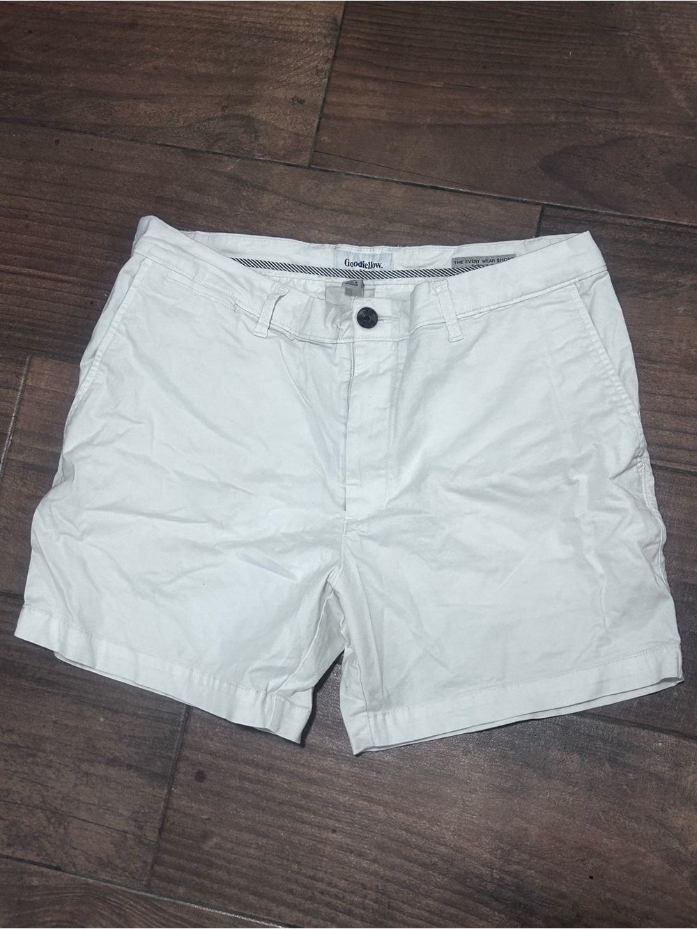 Goodfellow & Co Men's White Flat-Front Chino Shorts